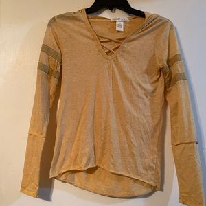 Mustard long sleeve t-shirt.